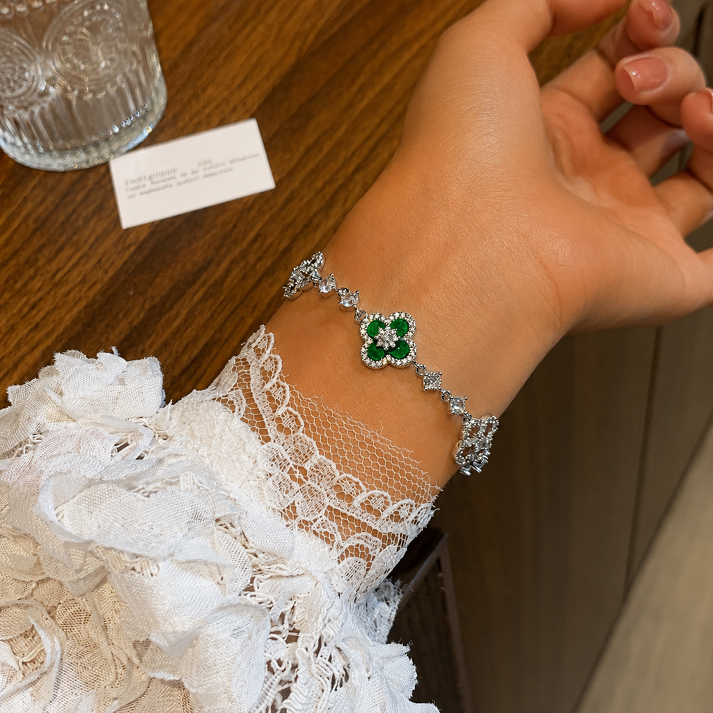 Four Leaf Clover Cleef Bracelet