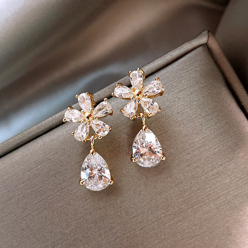 Luxurious Flower Crystal Earrings