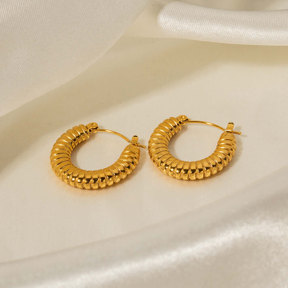 Minimalist 18K Gold Hoop Earrings