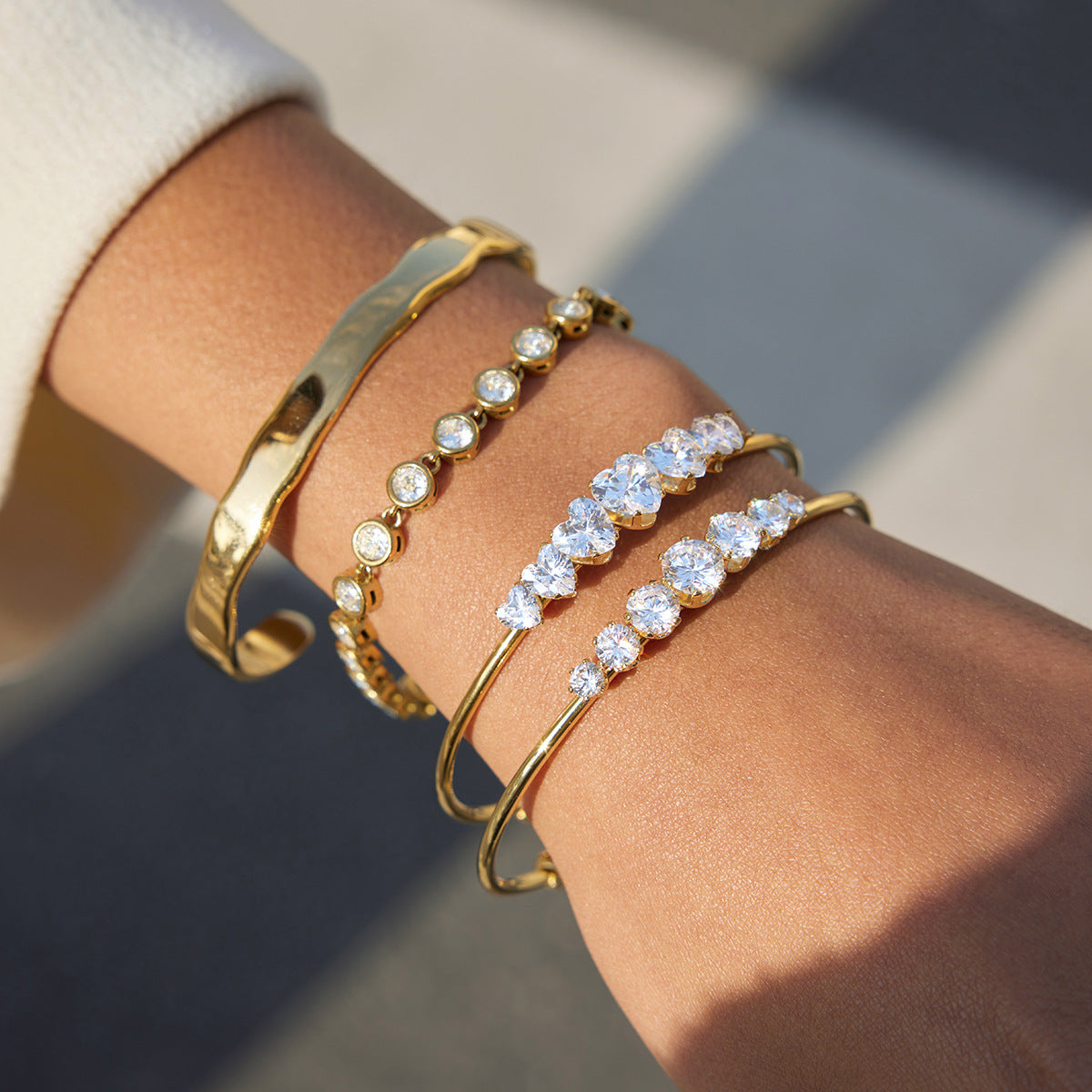 Zircon Heart Open Cuff Bangle Bracelet