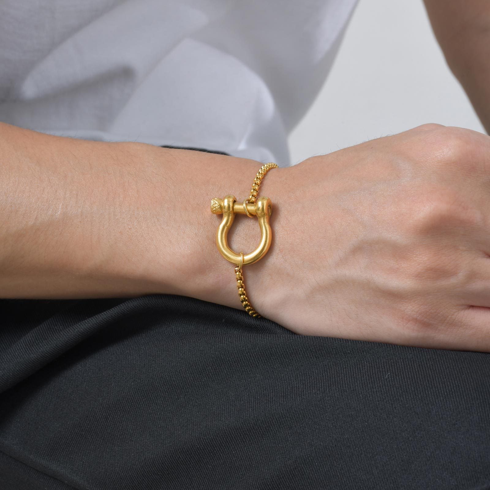 Horshoe Buckle Unisex Chain Bracelet