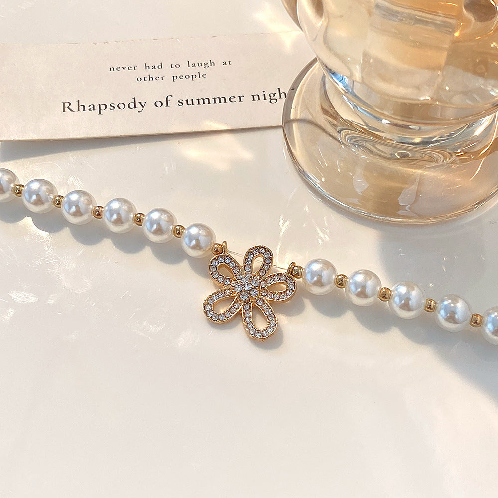 Elegant Pearl Bead Flower Pendant Necklace