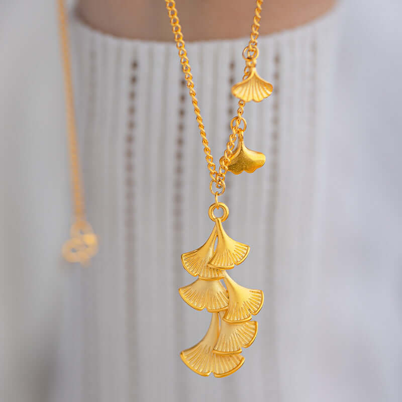 Luxury Ginkgo Leaf Sideway Chain Necklace