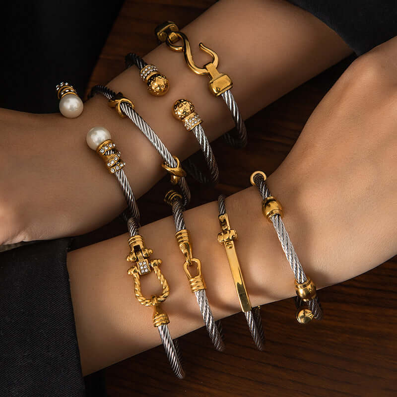 Minimal Triple Claw Ring