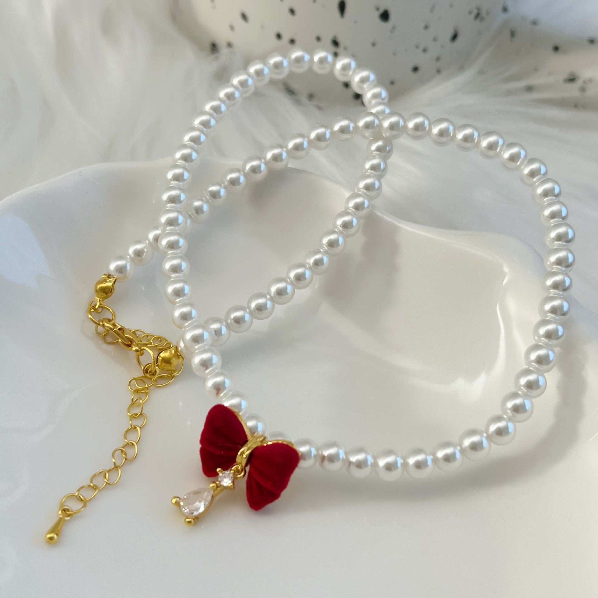 Red Bow Pearl Beaded Choker Necklace 