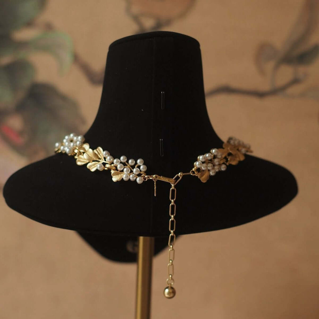 Retro Ginkgo Leaf Bold Statement Choker Necklace Pearl