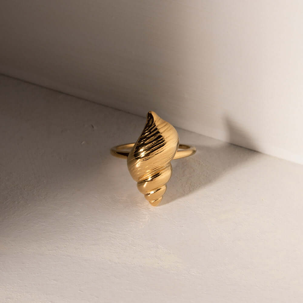18K Gold Conch Shell Whisper Open Thumb Ring