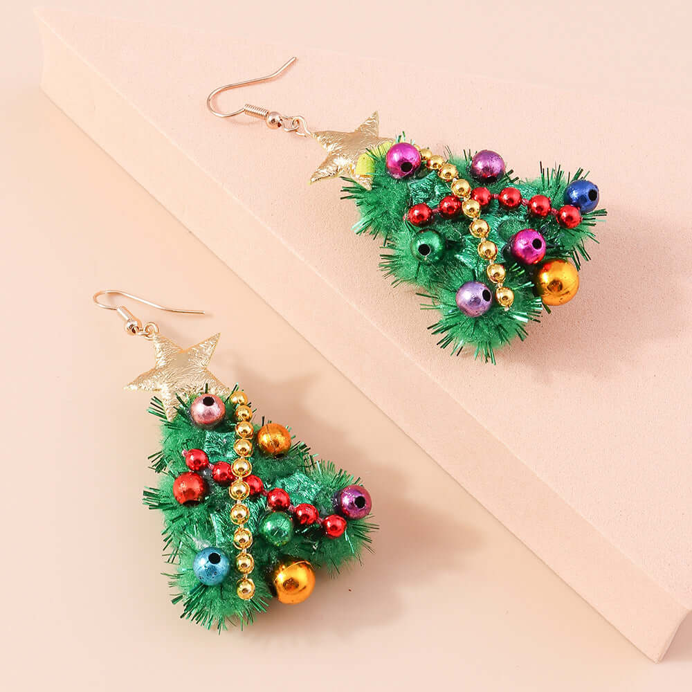 Xmas Wreath Color Beads Whimsical Woven Drop Earrings | RS017