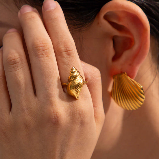 18K Gold Conch Shell Whisper Open Thumb Ring
