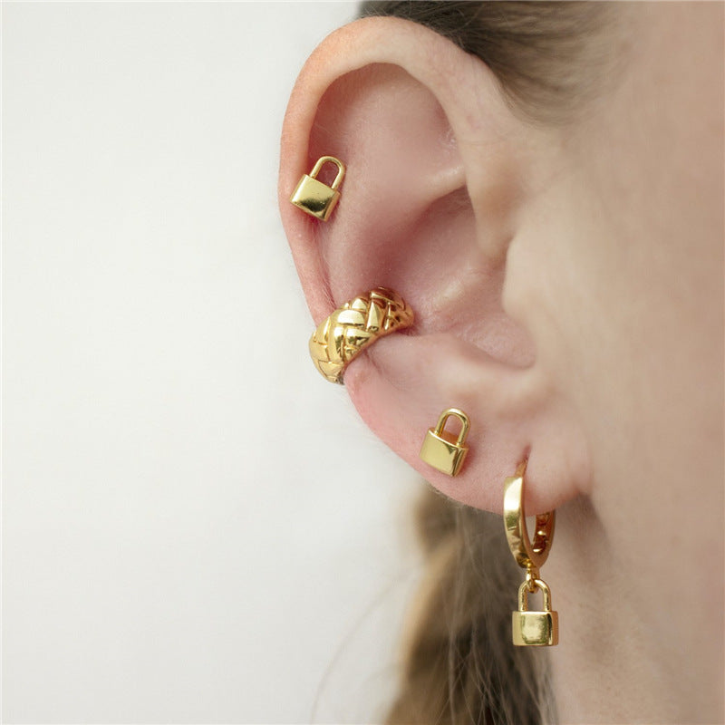 cartilage earrings, piercing jewelry, cartilage piercing, body jewelry, helix piercing, helix earrings, tragus piercing, flower earrings