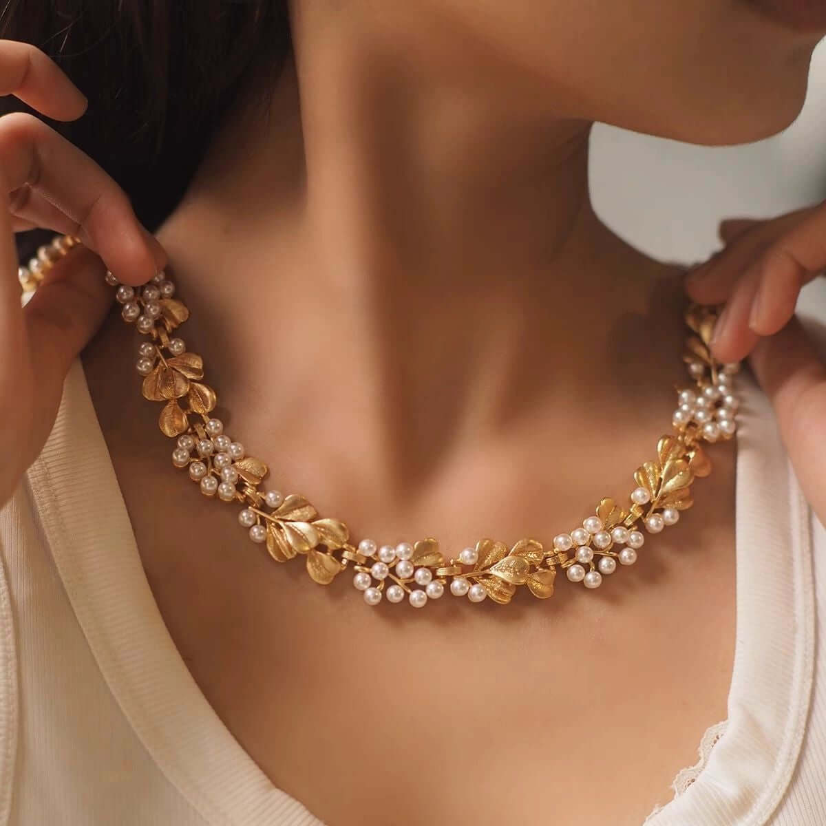 Retro Ginkgo Leaf Bold Statement Choker Necklace Pearl