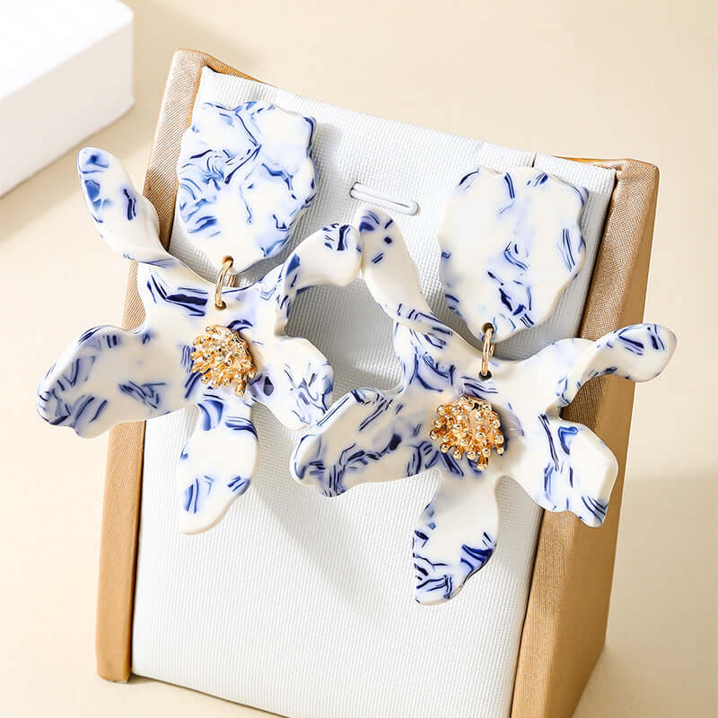 Minimal Triple Claw Ring