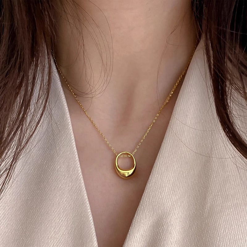 Simple Geometry Open Circle Pendant Necklace | HN1130