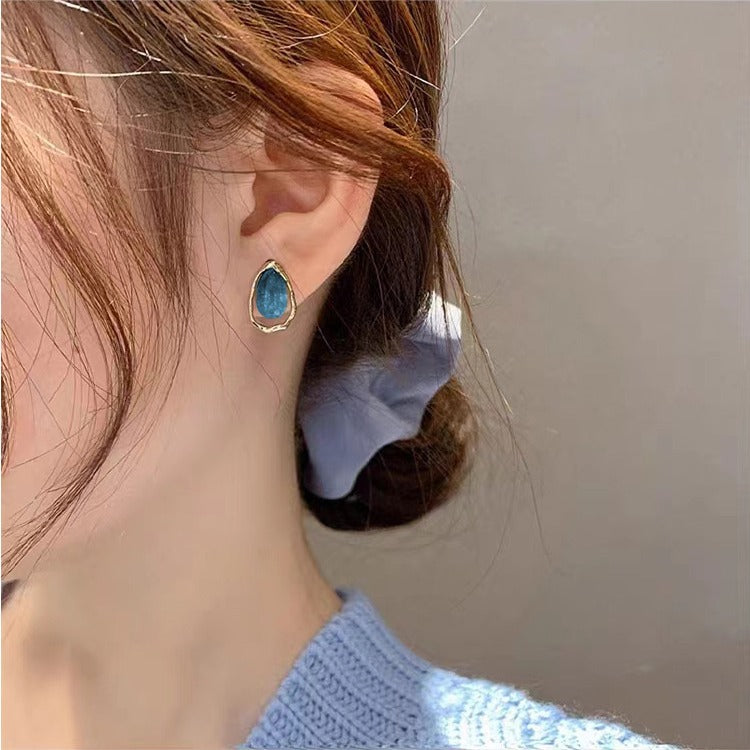 Simple Mini Teardrop Stud Earrings