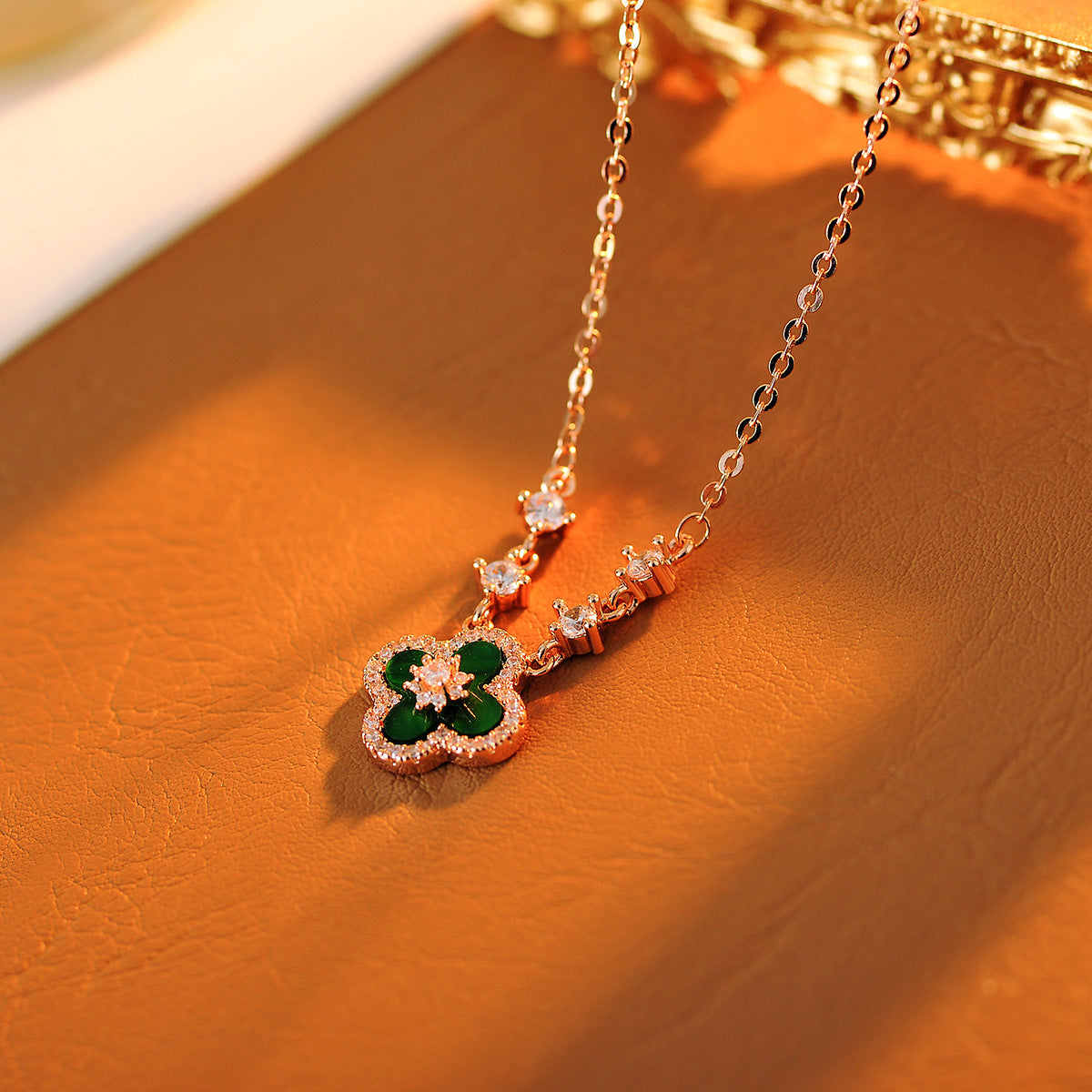 Conch Shell Clover Necklace