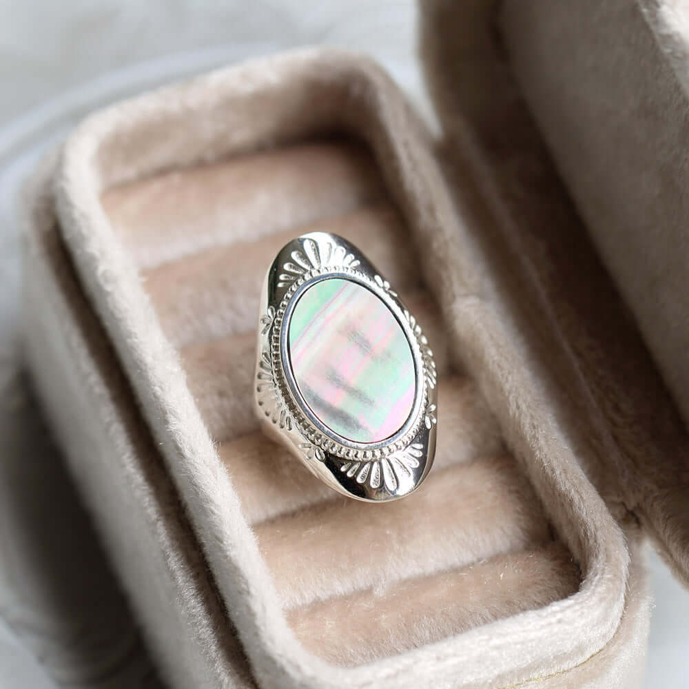 Retro Paua Abalone Shell Black Mother of Pearl Avon Ring