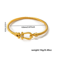 Minimal Triple Claw Ring