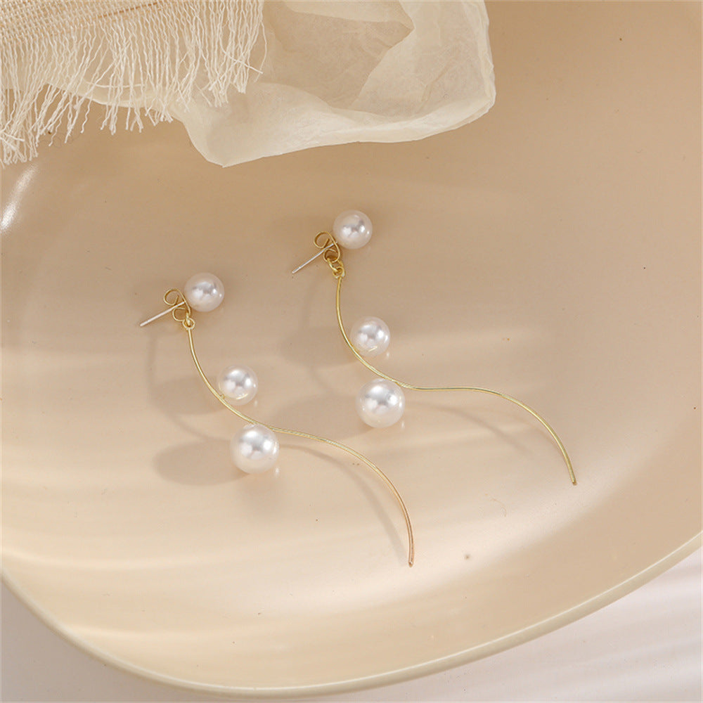 Classic Curve Pearl Long Earrings