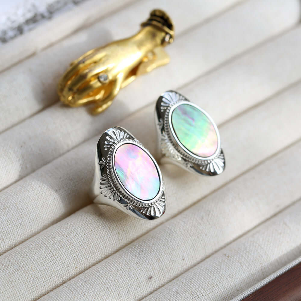 Retro Paua Abalone Shell Black Mother of Pearl Avon Ring