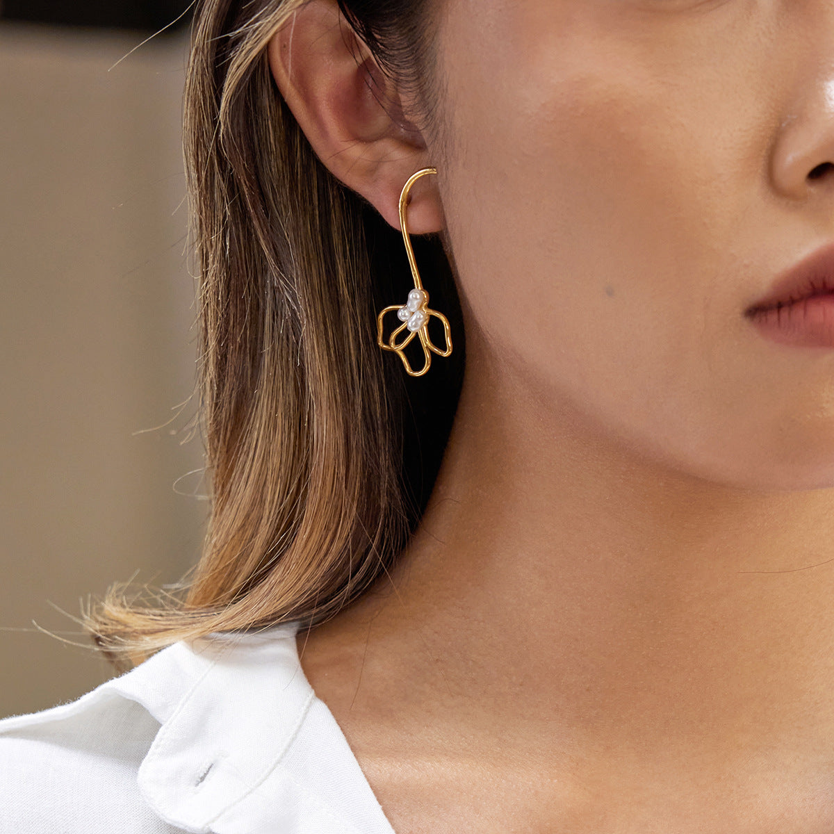 Pearl Lily Flower Linear Long Earrings