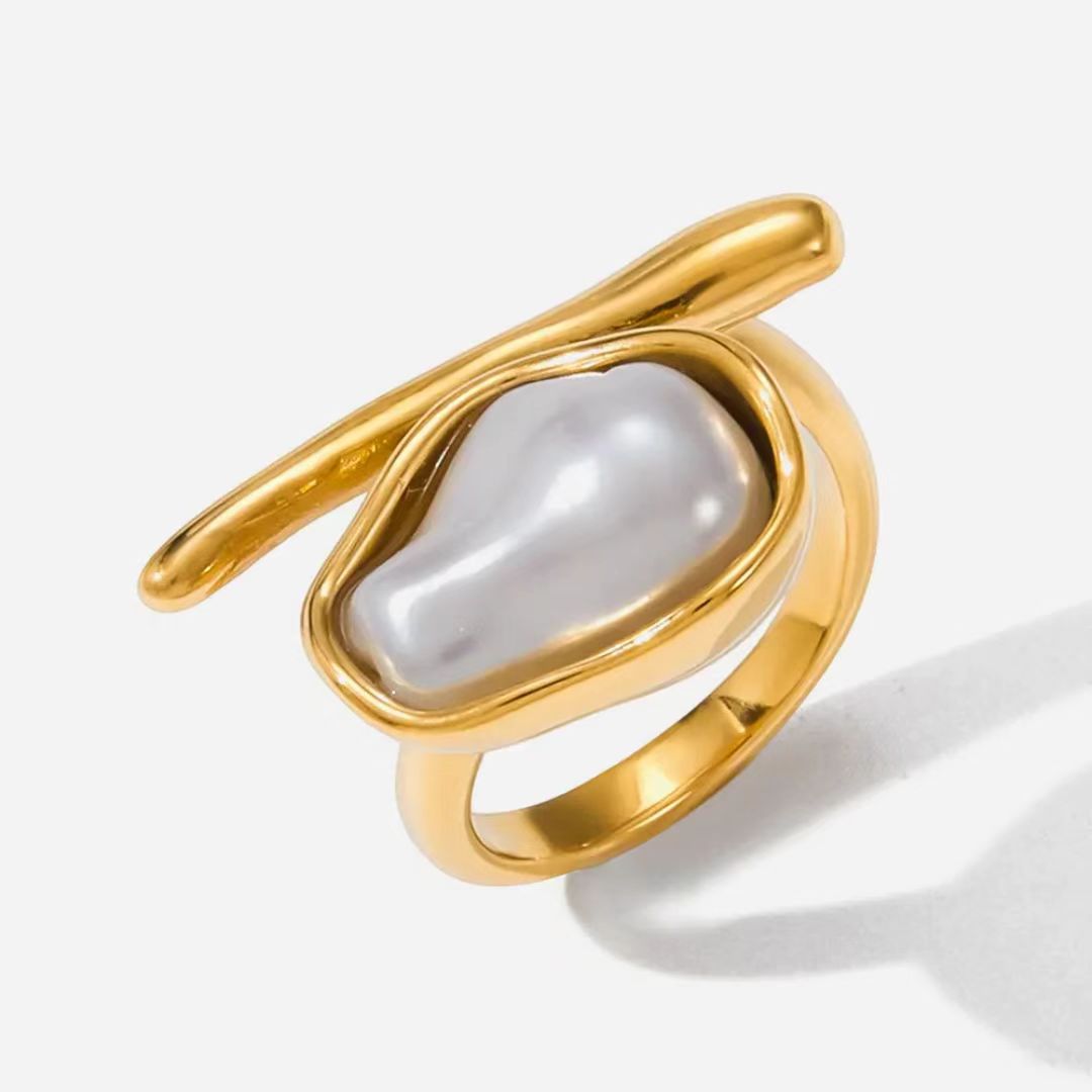 Baroque Chunky Pearl Thumb Index Ring