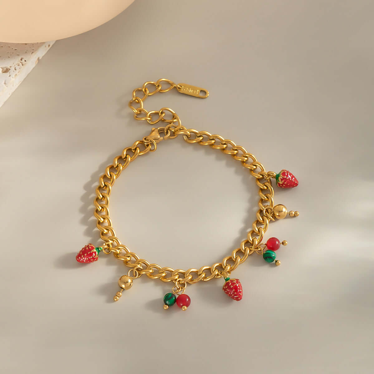 Minimal Triple Claw Ring