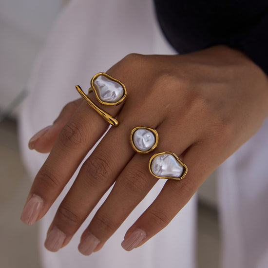 Baroque Chunky Pearl Thumb Index Ring