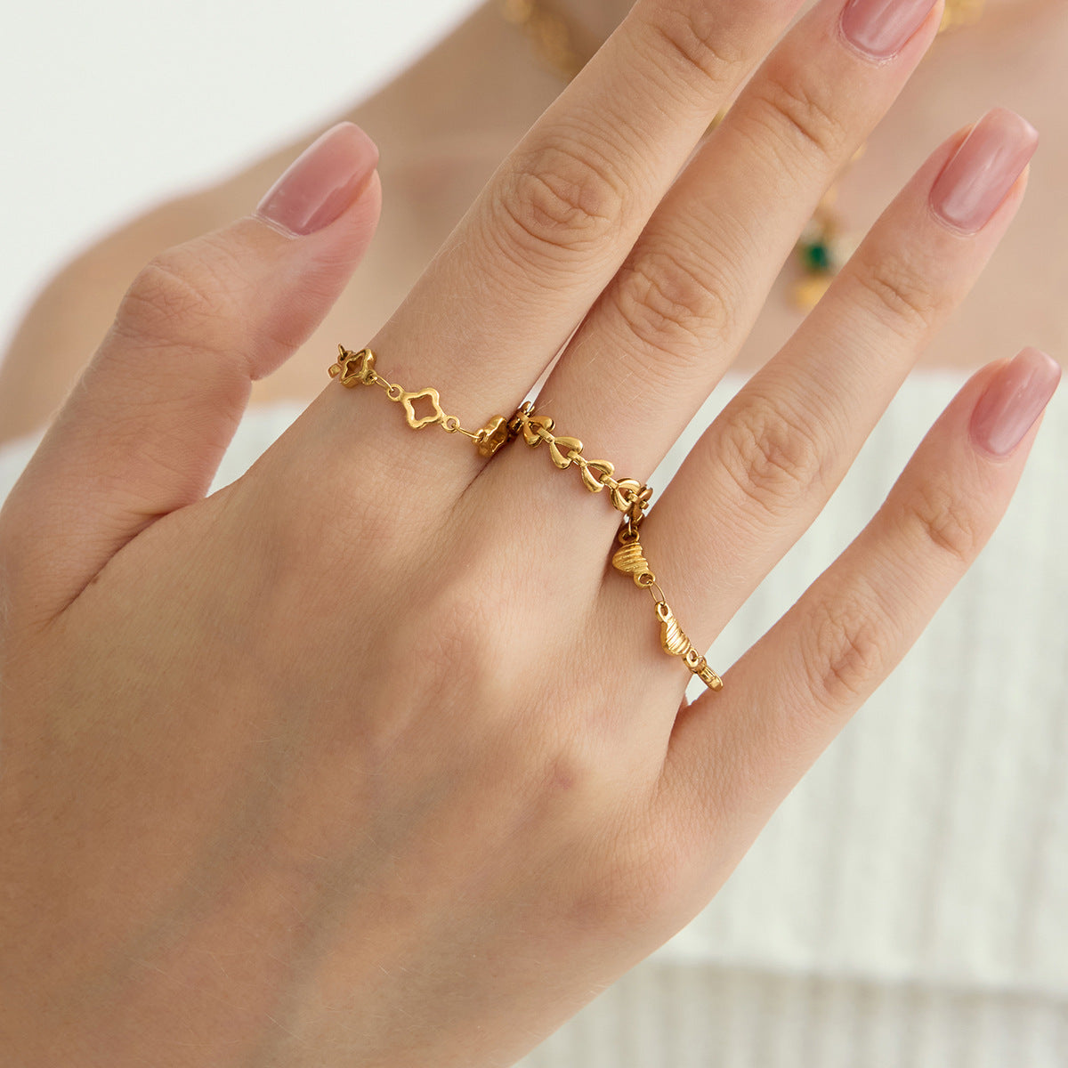 Unique Solid Heart Chain Ring