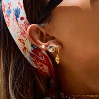 Vacation Conch Shell Mini Crab Studs