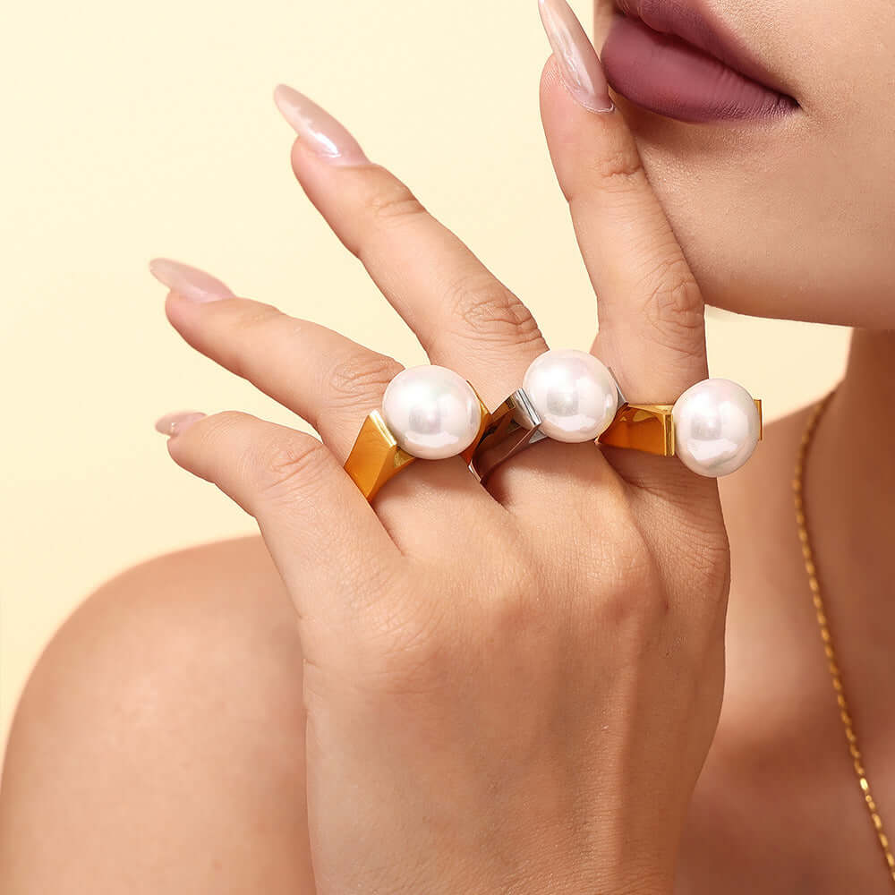 Exaggerate Pearl Thumb Statement Ring