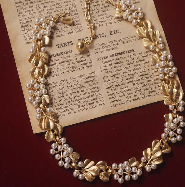 Retro Ginkgo Leaf Bold Statement Choker Necklace Pearl