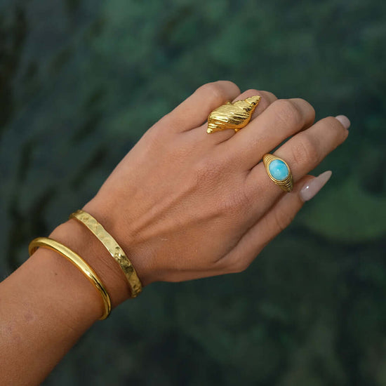 18K Gold Conch Shell Whisper Open Thumb Ring