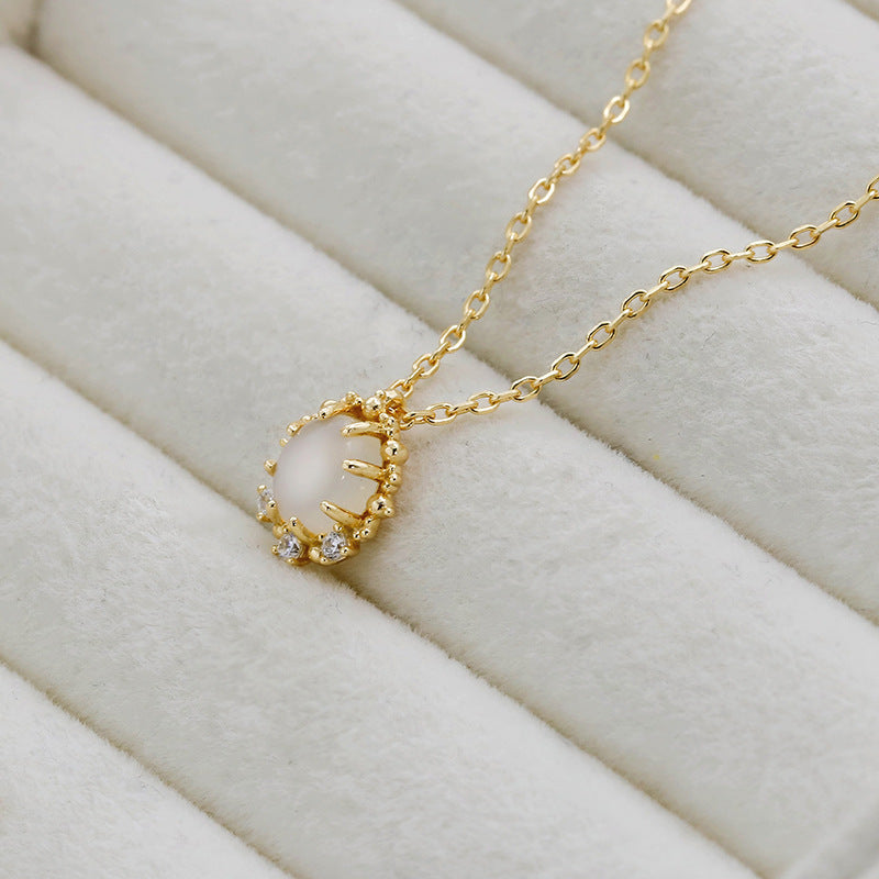 French White Moonstone Pendant Necklace