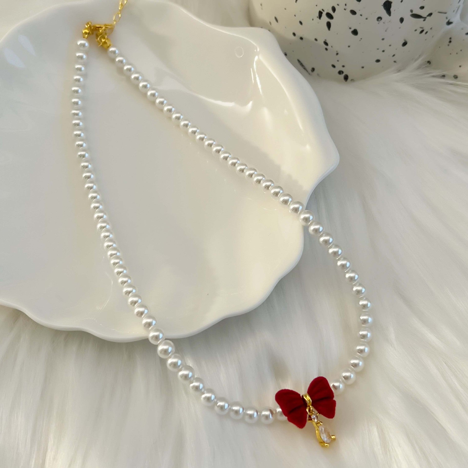 Red Bow Pearl Beaded Choker Necklace 