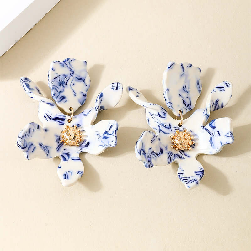 Minimal Triple Claw Ring