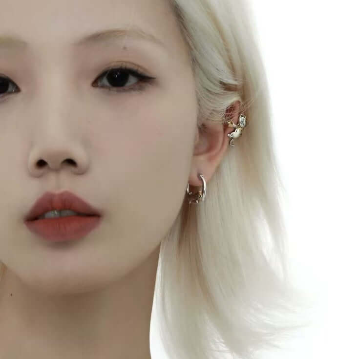 Lazy Cat Holding Star Ear Clip Ear Cuff