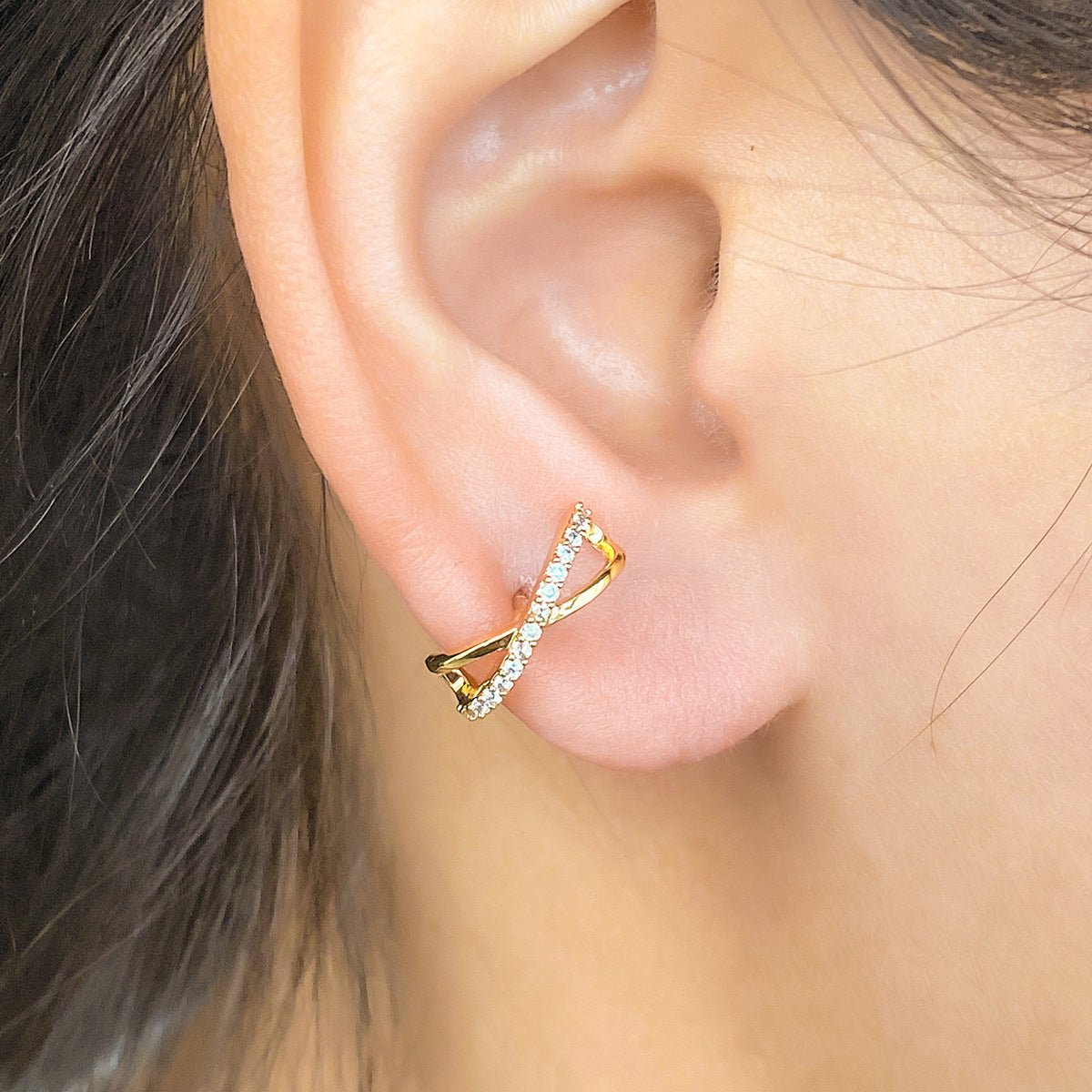 20G Criss Cross Hoop Cartilage Piercing 