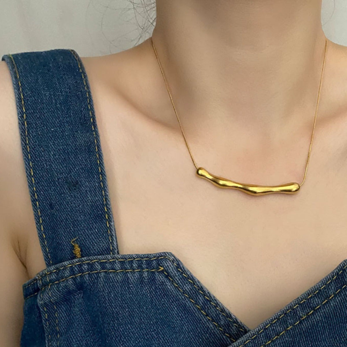 Irregular Curved Bar Versatile Herringbone Chain Necklace