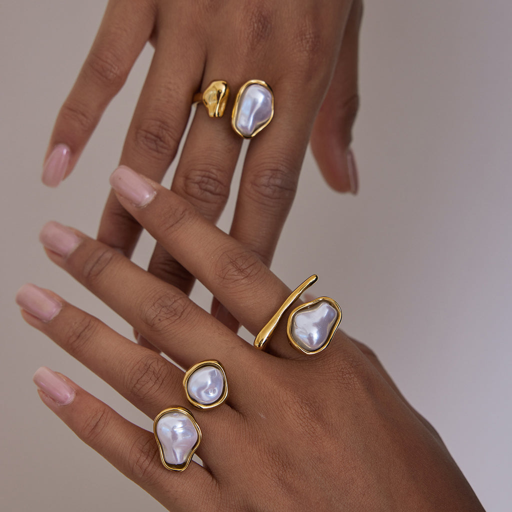 Baroque Chunky Pearl Thumb Index Ring
