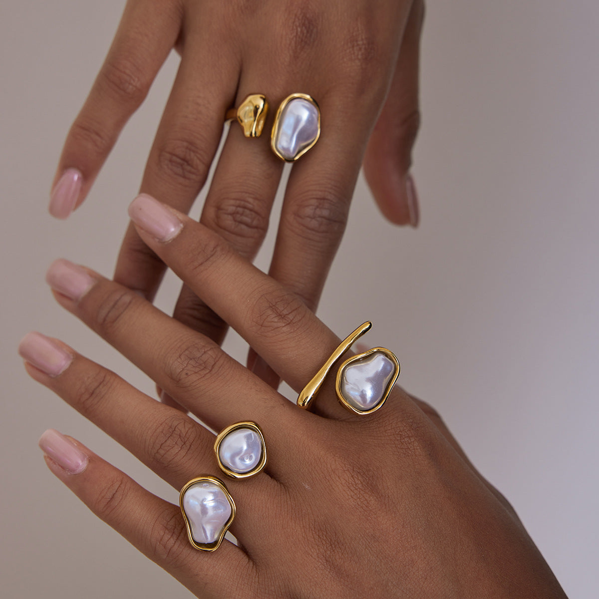 Baroque Chunky Pearl Thumb Index Ring