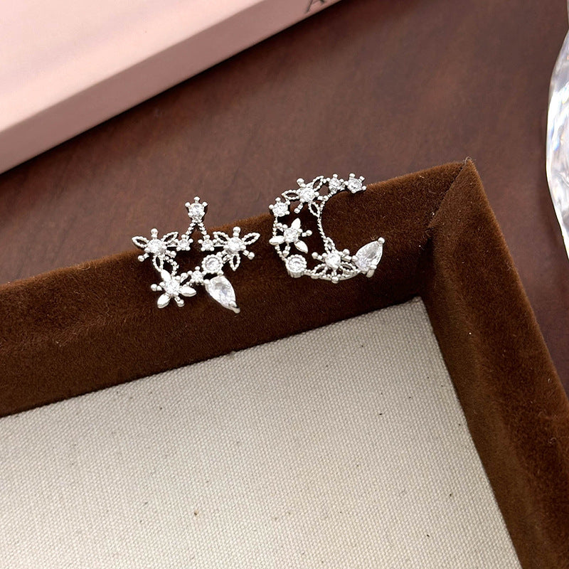 Mismatched Moon and Star Stud Earring