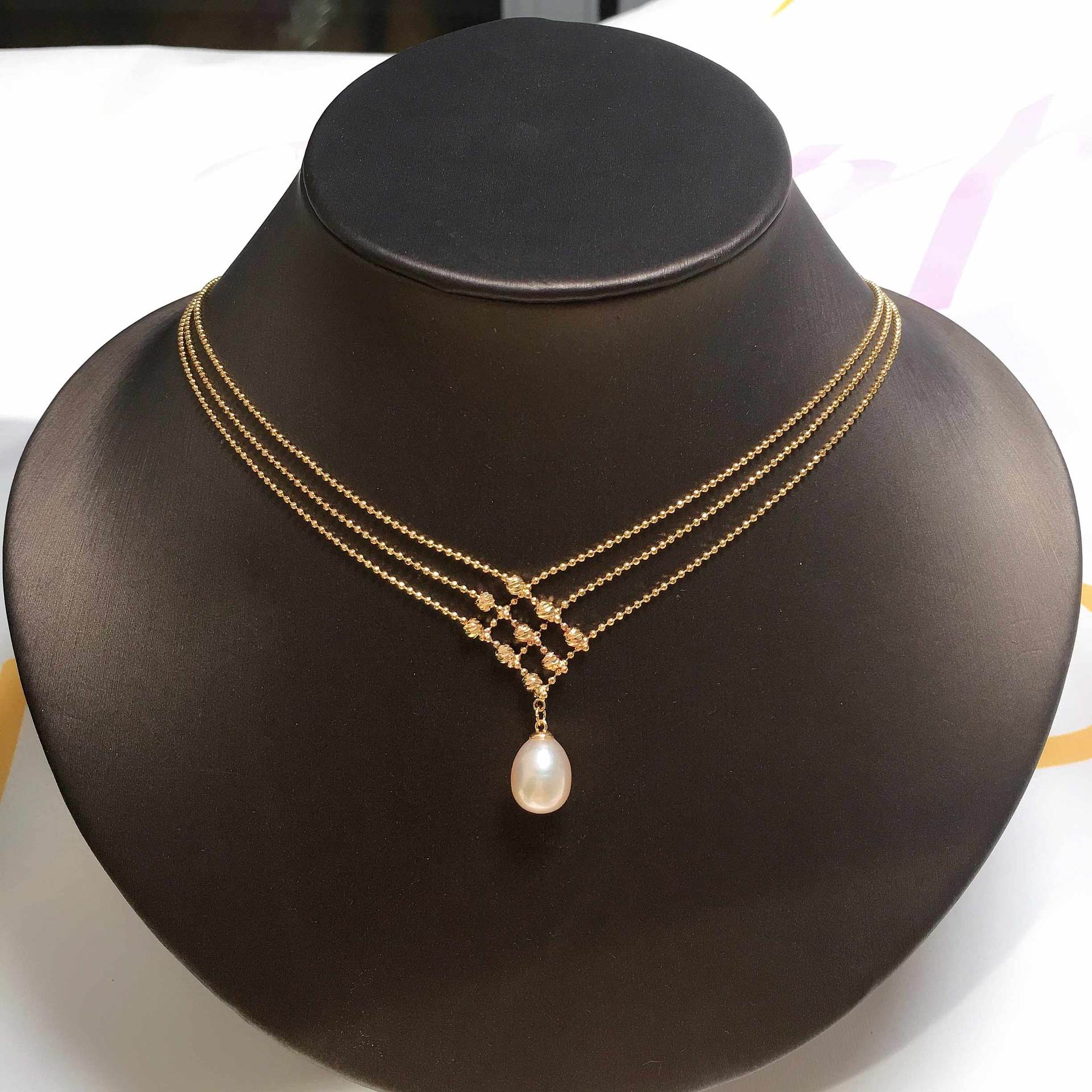 Multi-Layered Gold Lace Choker Necklace with Pearl 