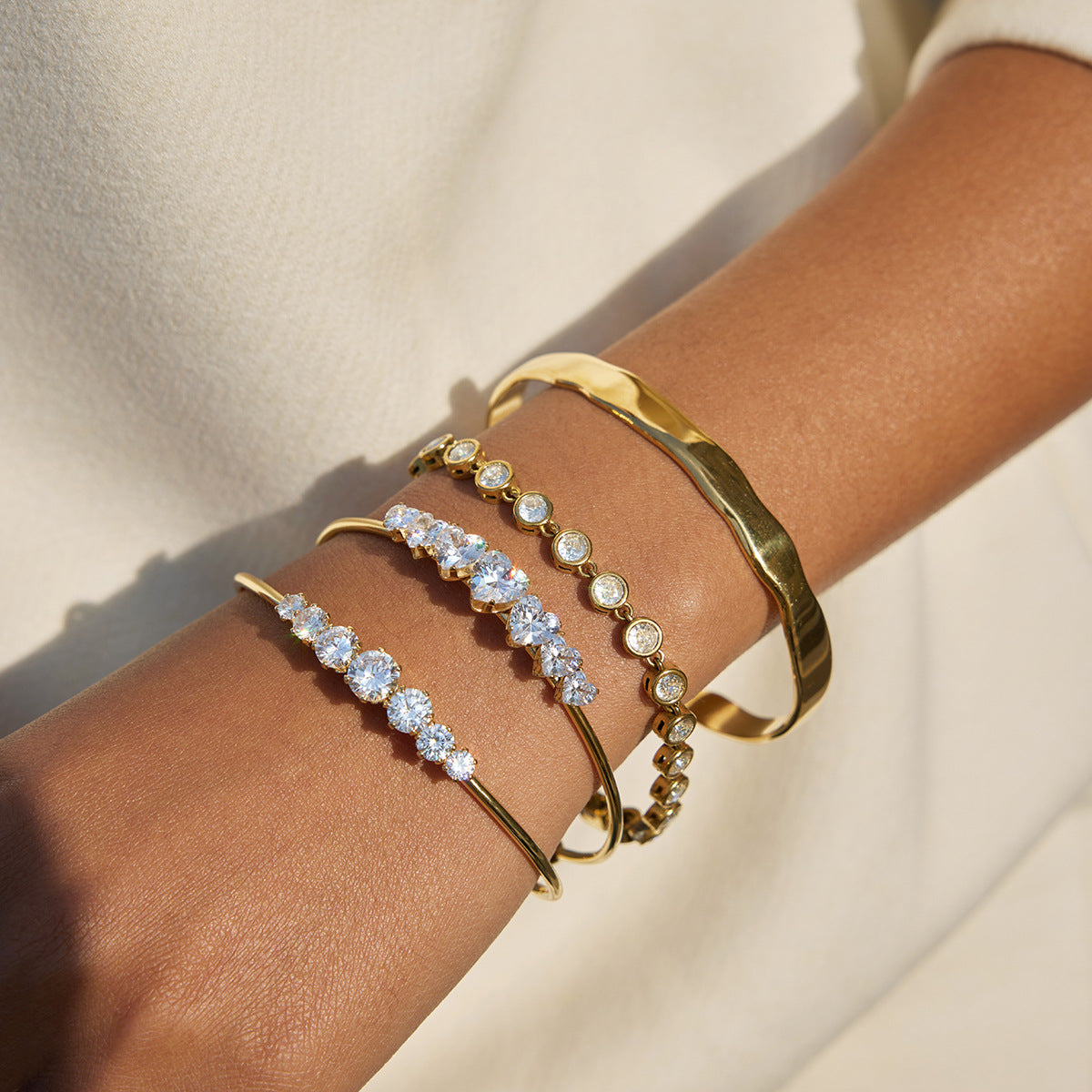 Zircon Heart Open Cuff Bangle Bracelet