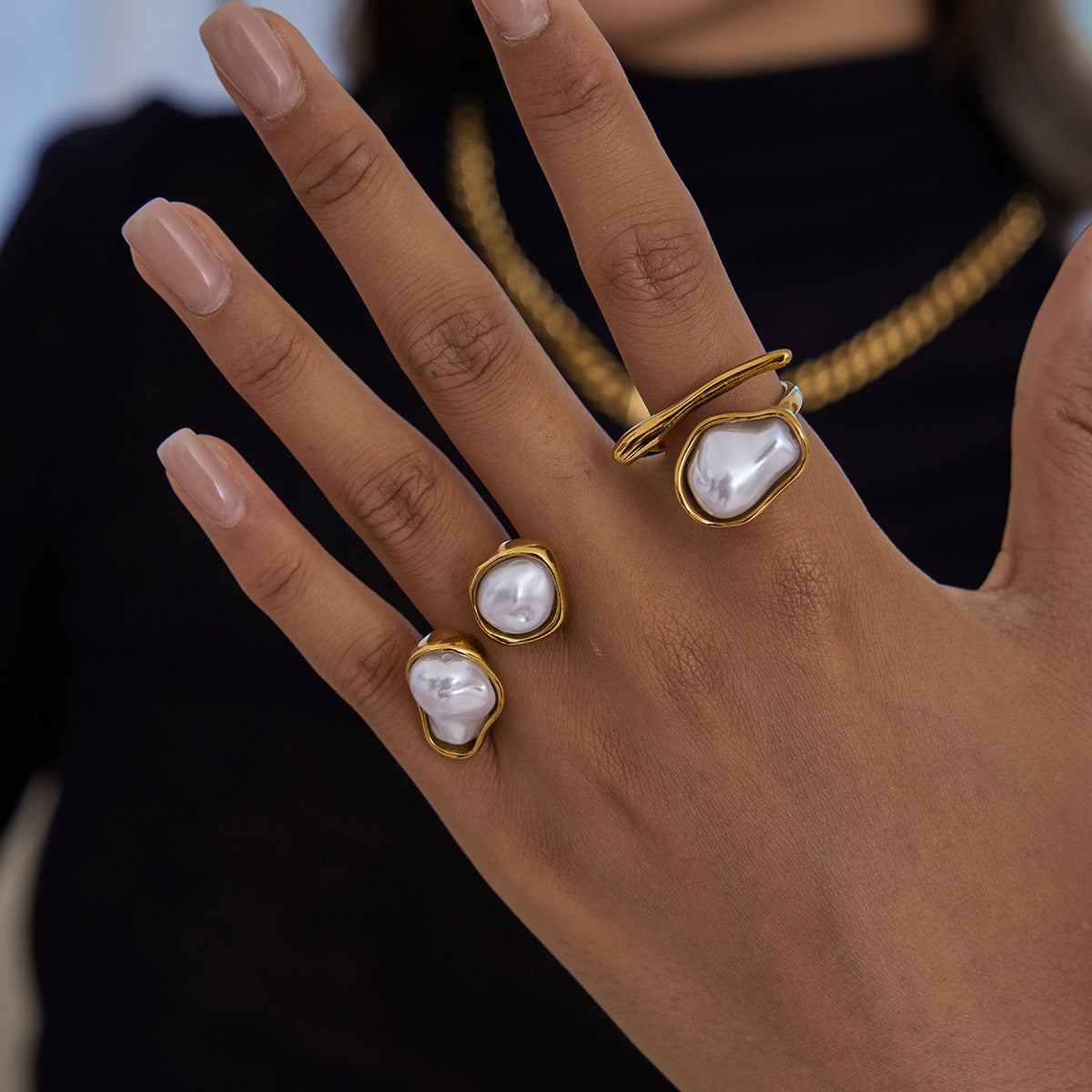 Baroque Chunky Pearl Thumb Index Ring