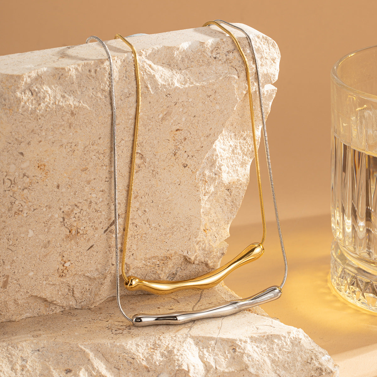 Irregular Curved Bar Versatile Herringbone Chain Necklace