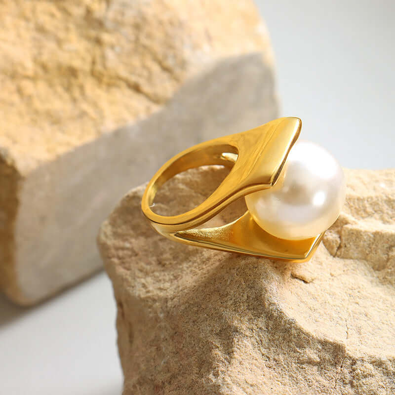 18K Gold Y Shape Pearl Cocktail Ring | A166