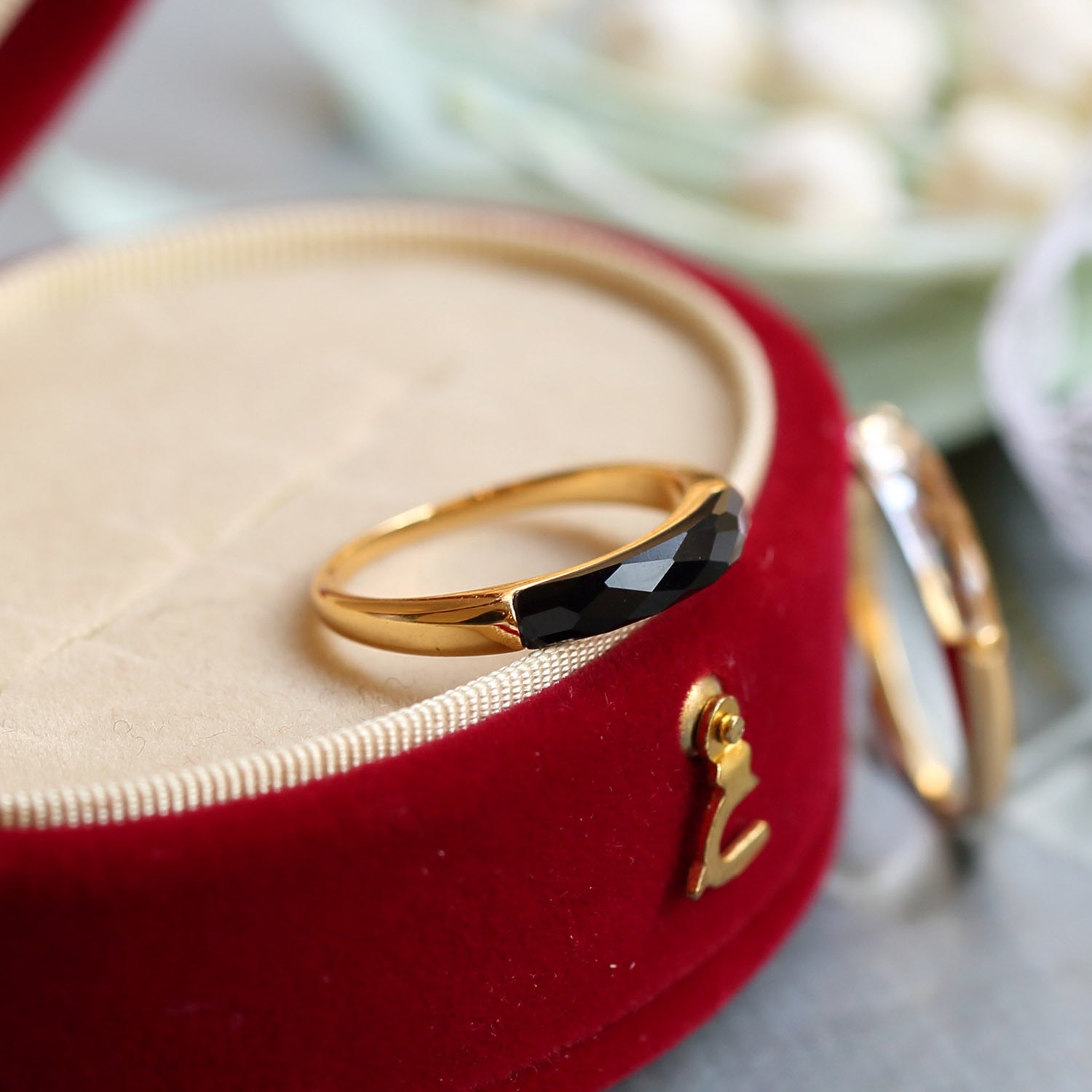 Luminous Black Onyx Band Ring