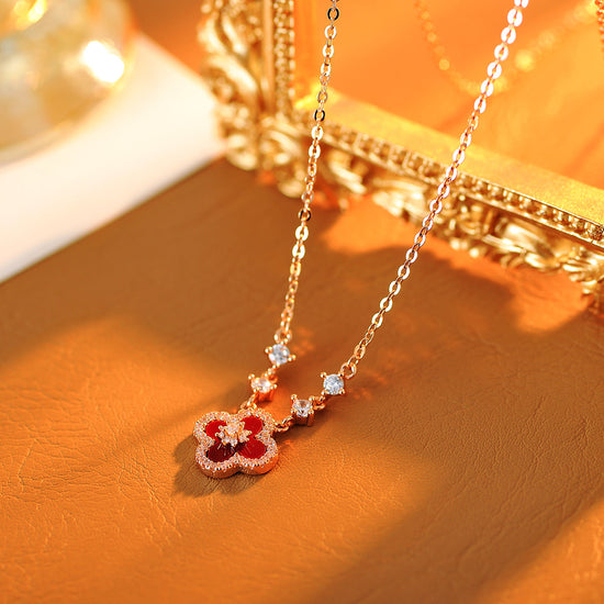 Conch Shell Clover Necklace