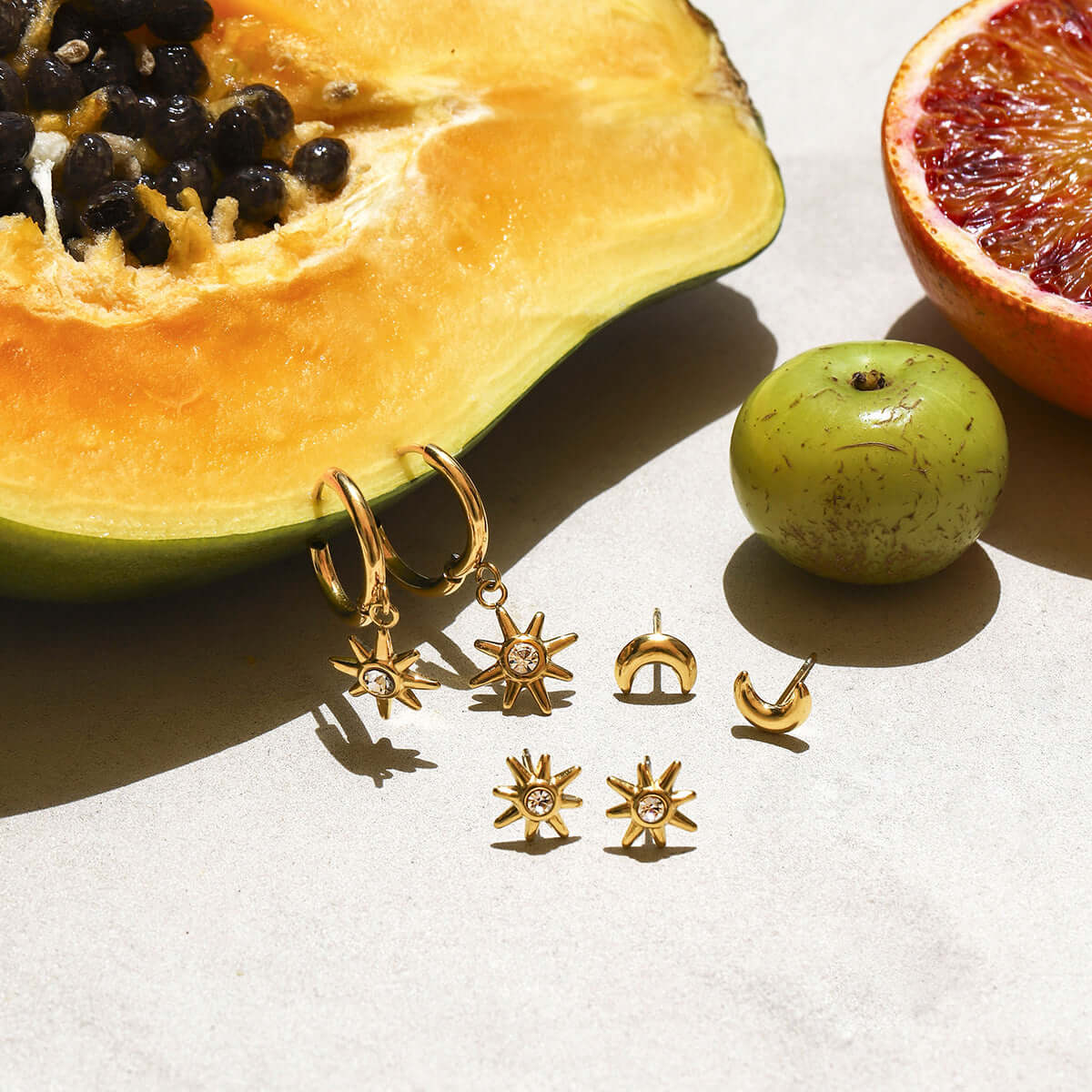 Vacation Conch Shell Mini Crab Studs