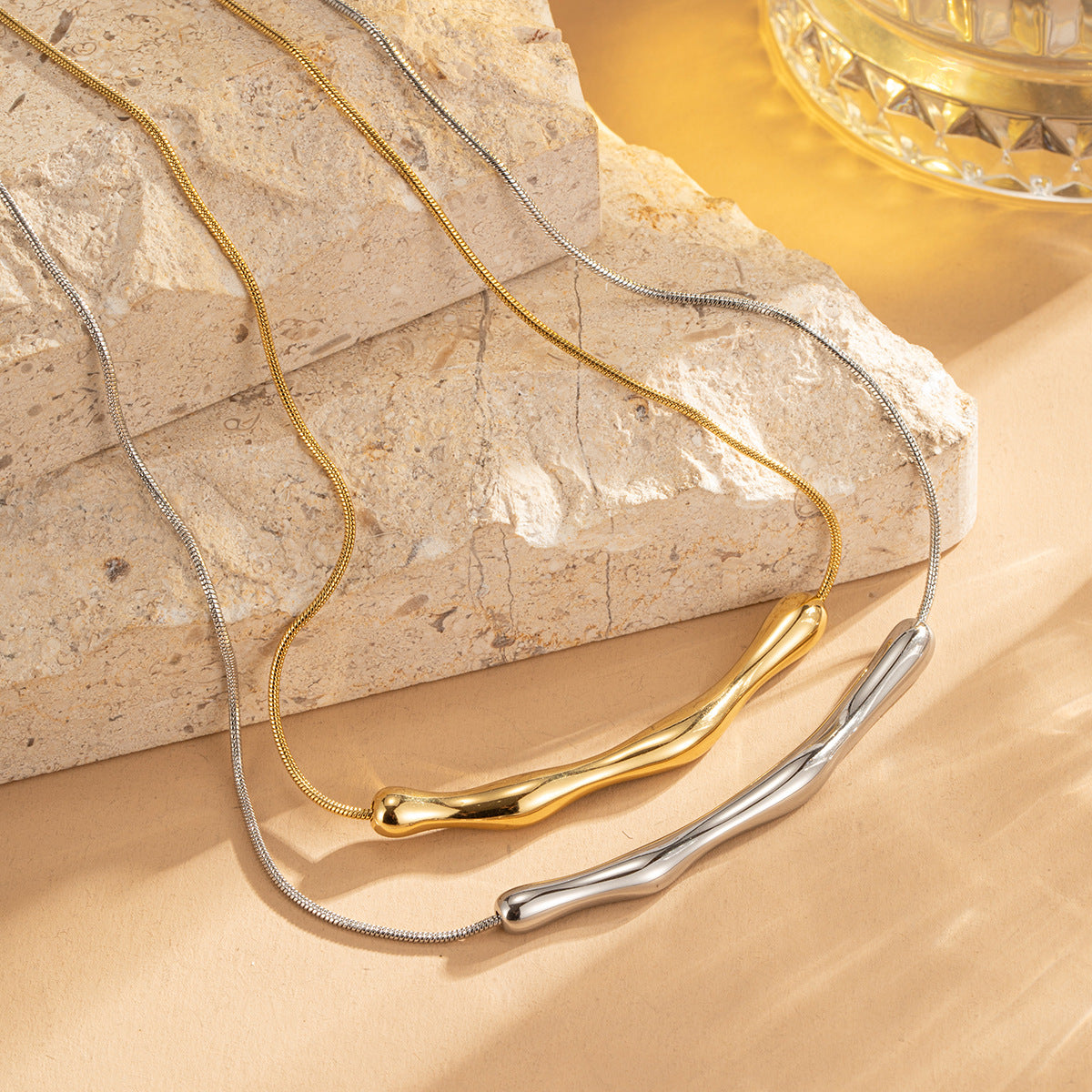 Irregular Curved Bar Versatile Herringbone Chain Necklace